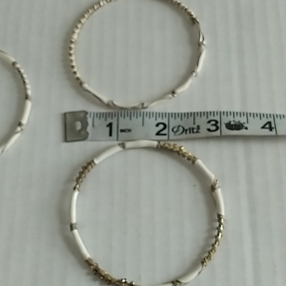 Set of Three Dainty White & Gold tone Bracelets - Picture 11 of 11